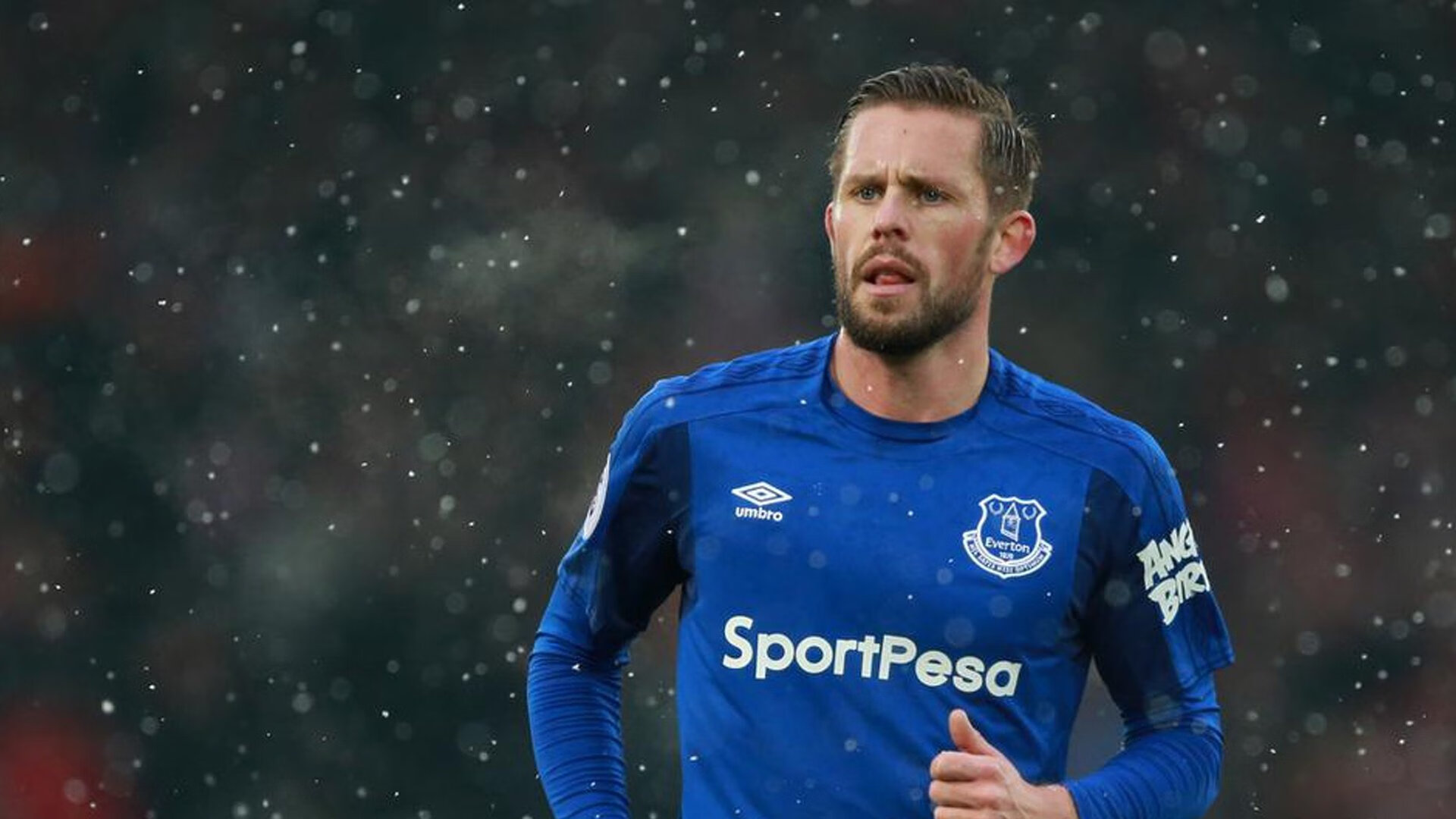 34-4,太疯狂!英超冠军轰34球9连胜完爆对手,位居英超前2,英超38轮顺序