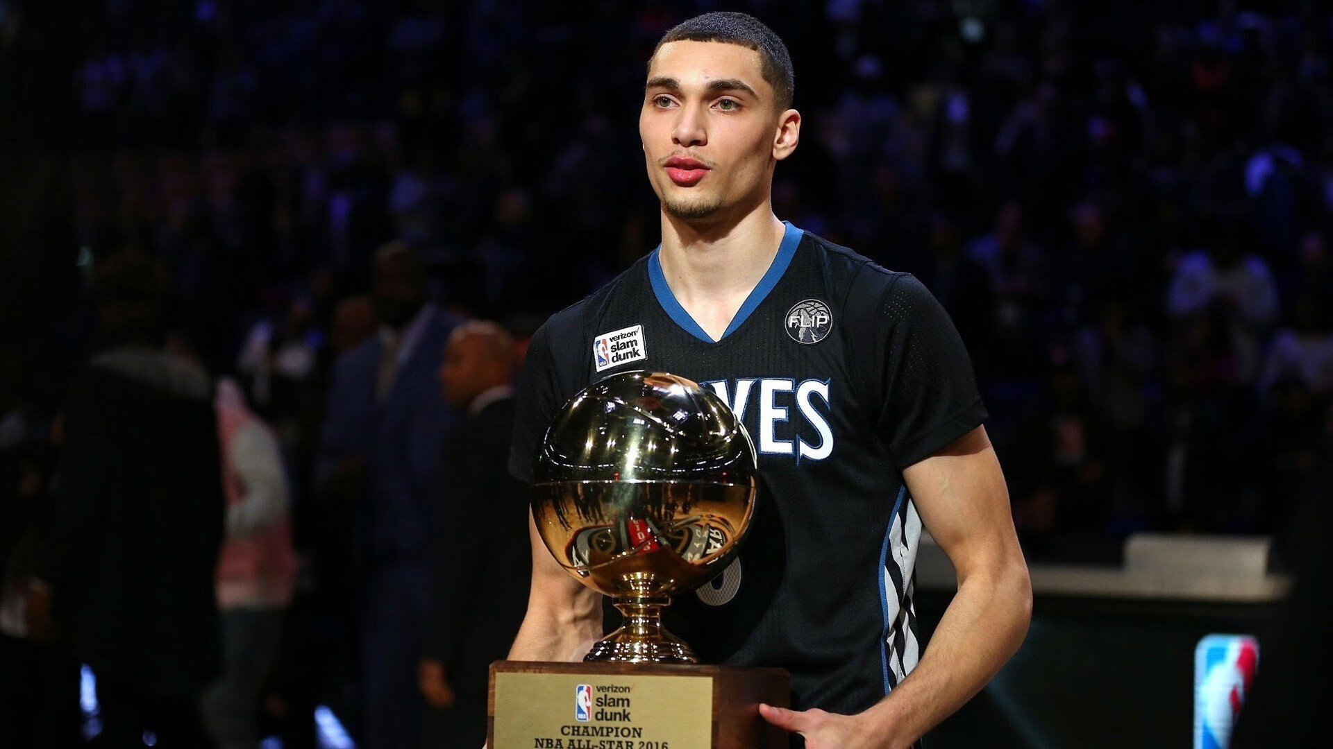 “迷你高尔夫进商场”试点 首届走廊推杆赛人流火爆